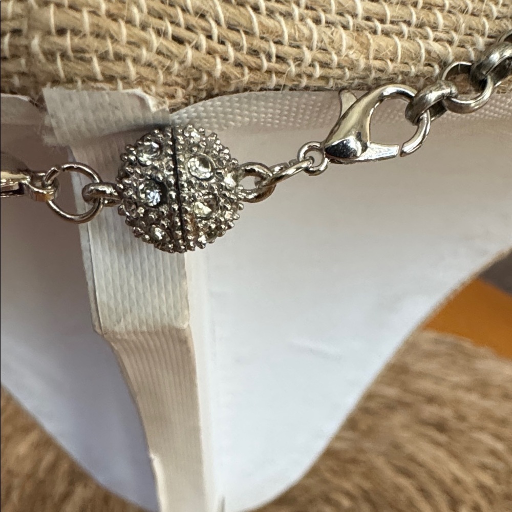 Antler tip crystal cluster necklace - Picture 6 of 7